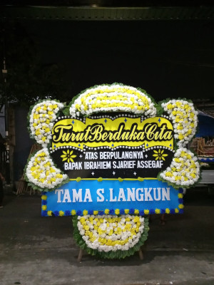 Papan Bunga Duka di Pulo